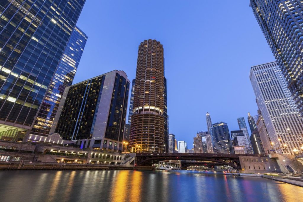 Things to see and do in Chicago - city by night