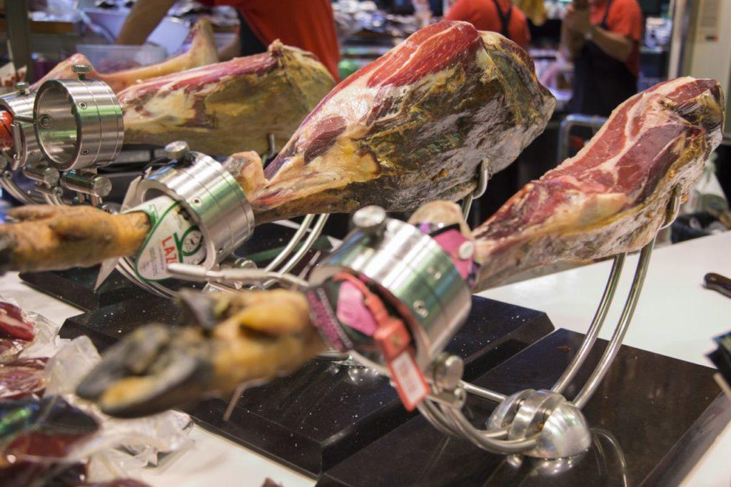 Where to eat in Barcelona = jamon