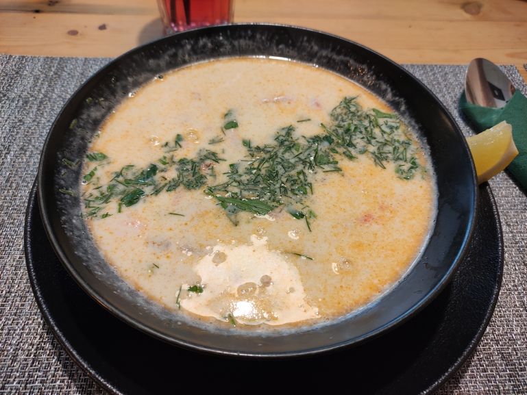 Суп из лосося в кафе Priede