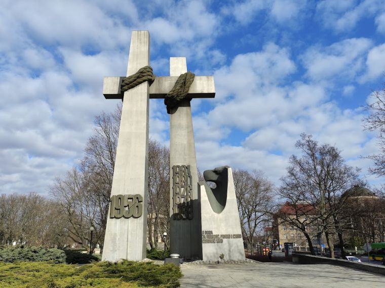 : Чем заняться в Познани Памятник восстанию 1956 года