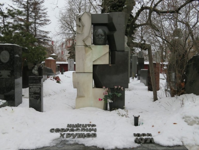 Kruschev at the novodevichy cemetery