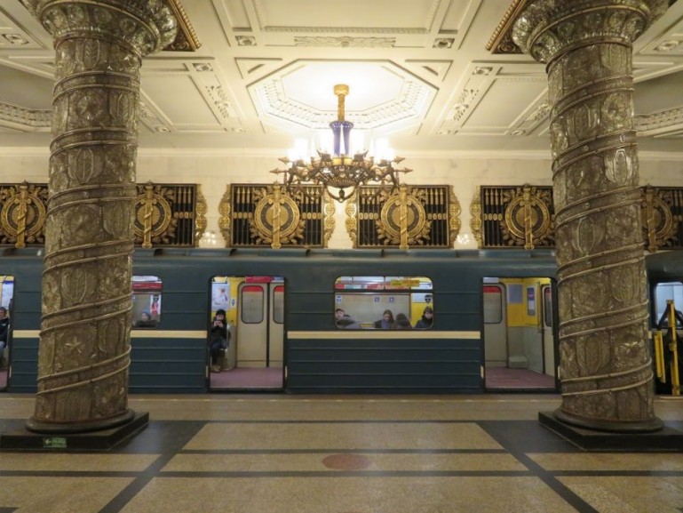 Самостоятельная экскурсия по метро Санкт-Петербурга