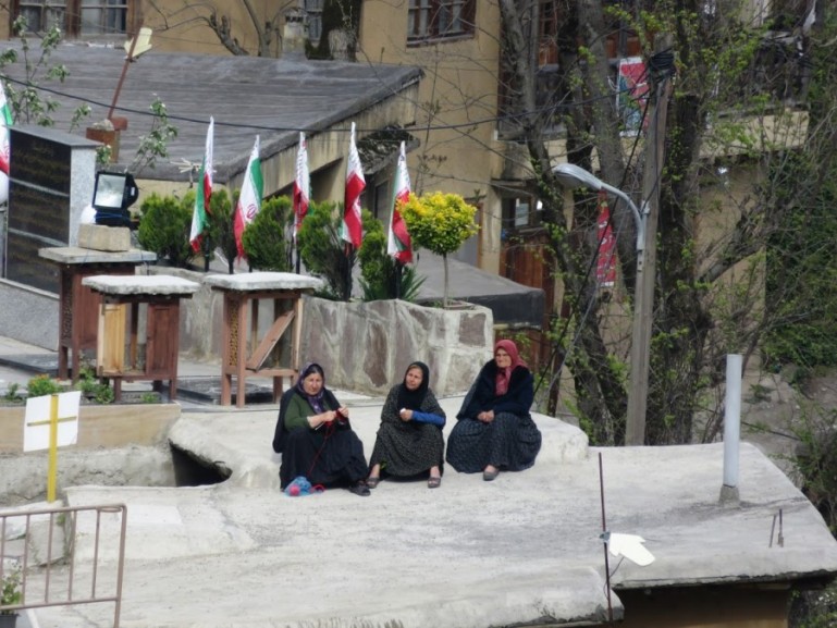 женщины в центре Масуле Иран