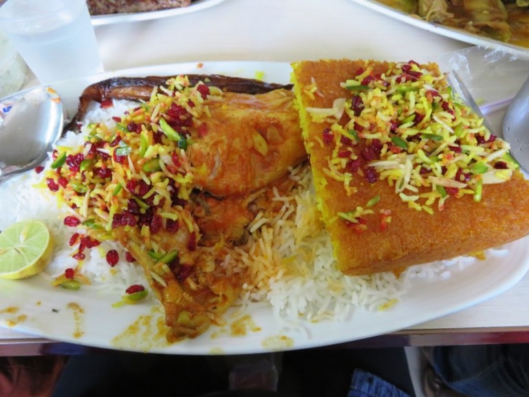 Tahceen в мусульманском ресторане на грандиозном базаре Тегерана