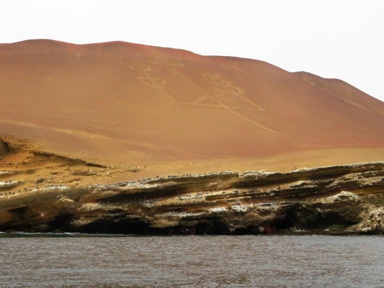 Канделябры в пустыне недалеко от Паракаса в Ике