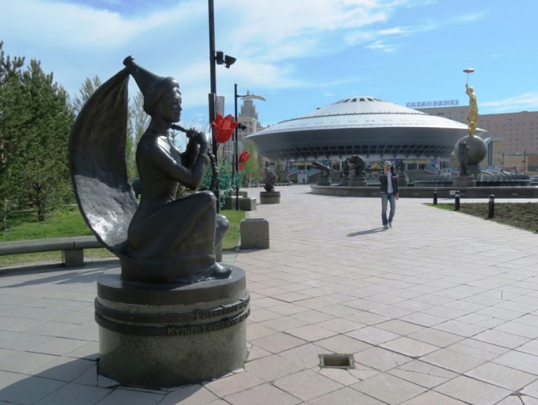 Цирк фонтанов в Нурсултан Астана