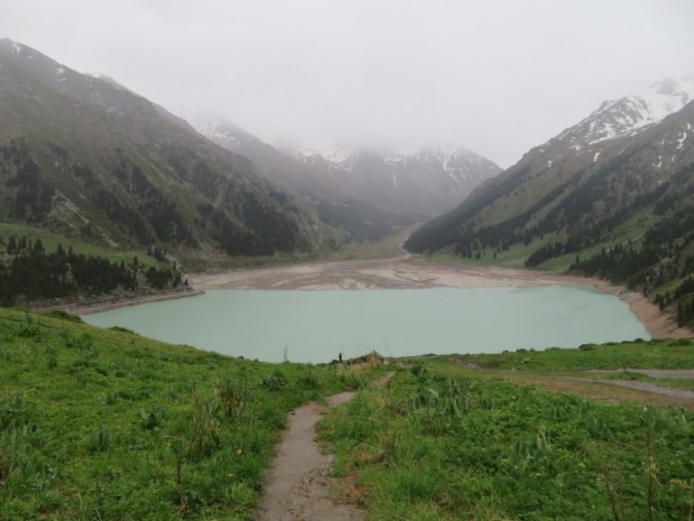 Большое Алматинское озеро в Заилийском Алатауском национальном парке