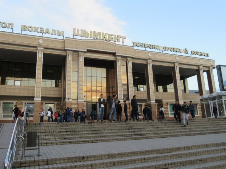 Железнодорожный вокзал в Шымкенте Казахстан